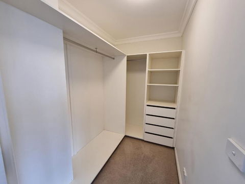 Modern Narre Warren Three Bedroom Townhouse, Close To Fountain Gate SC - Accommodation Daintree 2