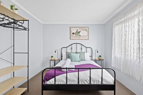 Modern Private Double Room - Central Spot At Liverpool - Shared Bathroom - Accommodation Daintree 0