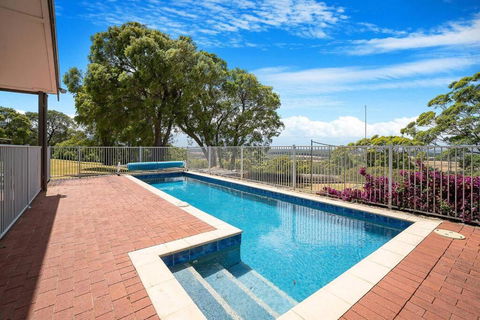Moondyne Estate Exclusive & Pet Friendly Hilltop Retreat - Accommodation Daintree 1