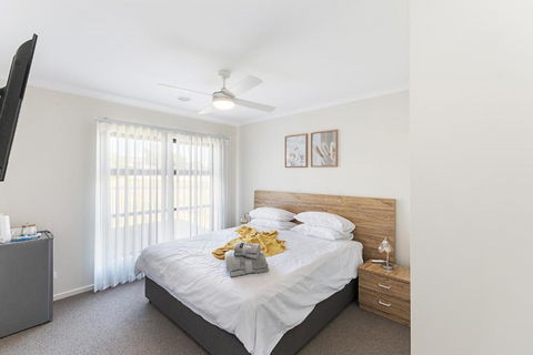 Morview Holiday Homes-Elephant - Accommodation Daintree 0