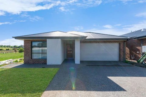 Morview Holiday Homes-Elephant - Accommodation Daintree 1
