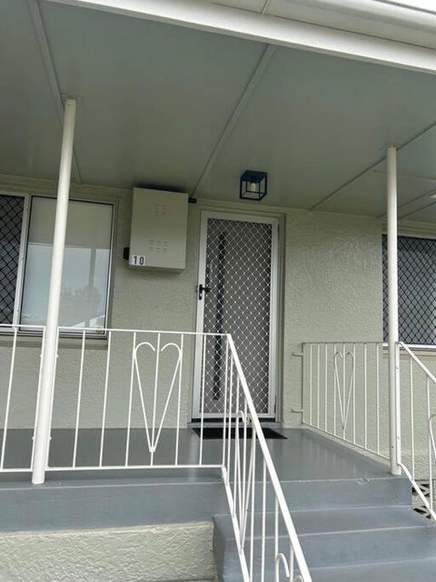 Mt Isa - Emerald Gem 3 Bedroom Home QUIET AREA - Accommodation Daintree 1