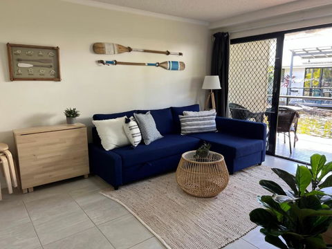 Nautical Stylish Ground Level 1 Bedroom Unit - Accommodation Daintree 0