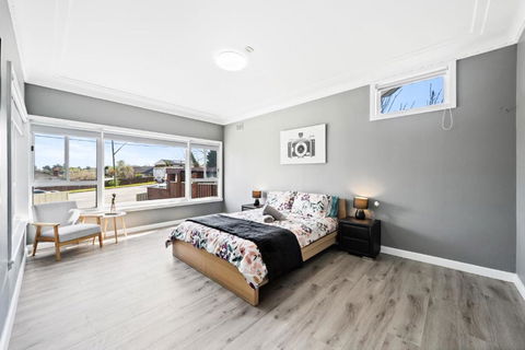 New 2 Bedroom House 500m To Mall With Free Parking - Accommodation Daintree 0