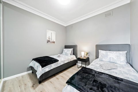 New 2 Bedroom House 500m To Mall With Free Parking - Accommodation Daintree 3