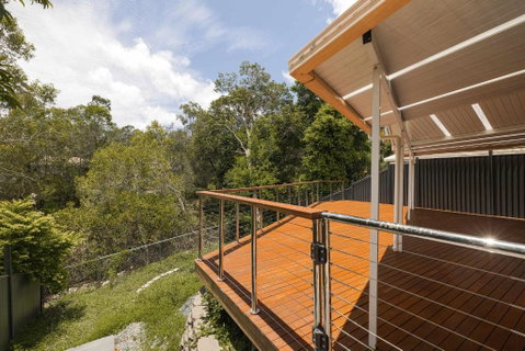 NEW 3BR Serene Creekside Retreat In Helensvale - Accommodation Daintree 0