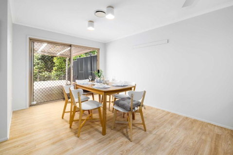 NEW 3BR Serene Creekside Retreat In Helensvale - Accommodation Daintree 3