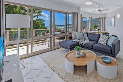 NEW! Gorgeous 2BR Apartment With Stunning Ocean Views! - Accommodation Daintree 0
