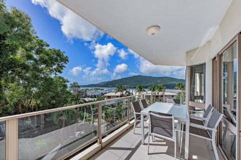 NEW! Gorgeous 2BR Apartment With Stunning Ocean Views! - Accommodation Daintree 2