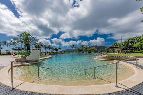 NEW! Gorgeous 2BR Apartment With Stunning Ocean Views! - Accommodation Daintree 3