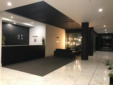 New Luxurious Skyview 2Bedroom Apartment Liverpool - Accommodation Daintree 0