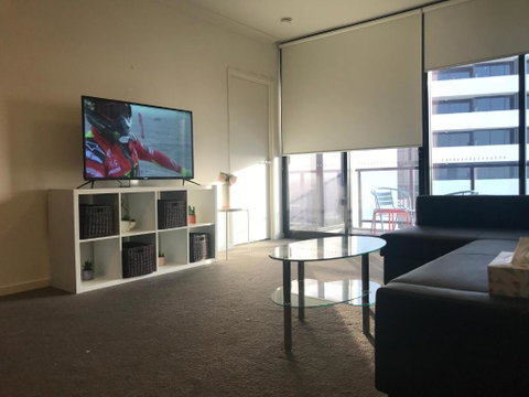 New Luxurious Skyview 2Bedroom Apartment Liverpool - Accommodation Daintree 1