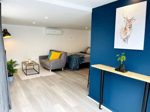 Newly Renovated Contemporary Private Studio Near Hobart CBD And Airport - Accommodation Daintree 2