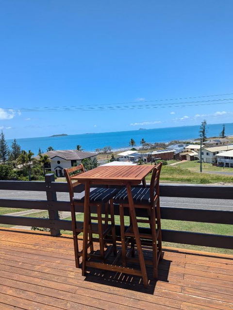 Newly Renovated With Ocean Views - Accommodation Daintree 2