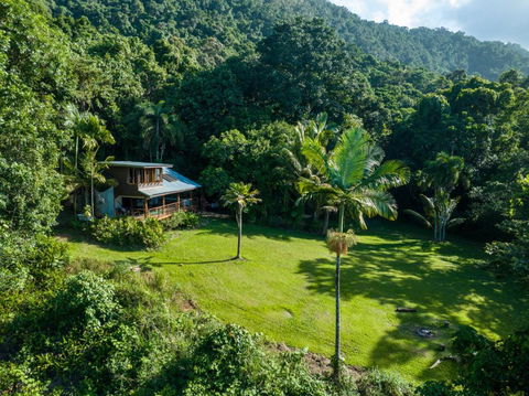 Noah Creek Eco Huts - Accommodation Daintree 2