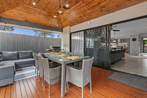Northlakes Family Stay & Pool - Accommodation Daintree 3