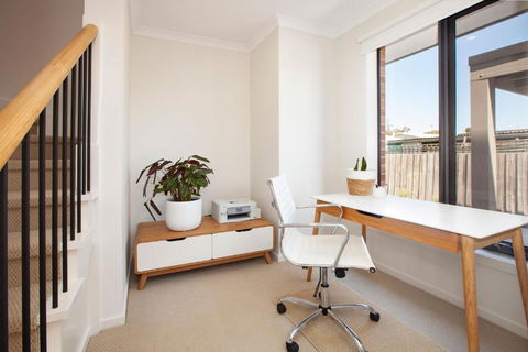 Northside Townhouse Geelong - Accommodation Daintree 3