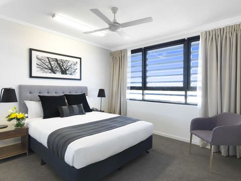 Oaks Mackay Carlyle Suites - Accommodation Daintree 2
