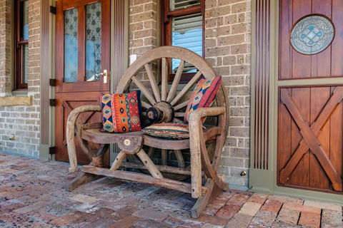 Old Bank Boutique Hotel - Accommodation Daintree 3