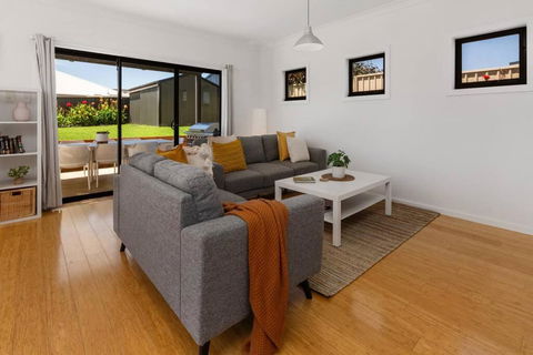 Oriana Grande- 5 Bdrm Sleeps 14 Beach View Wifi - Accommodation Daintree 1
