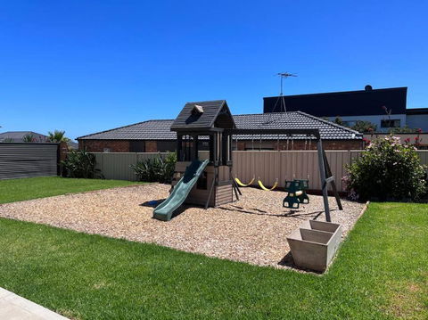 Oriana Grande- 5 Bdrm Sleeps 14 Beach View Wifi - Accommodation Daintree 2