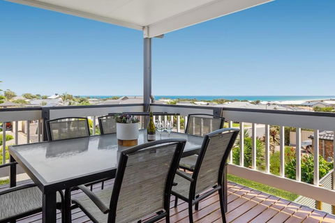 Oriana Grande- 5 Bdrm Sleeps 14 Beach View Wifi - Accommodation Daintree 0