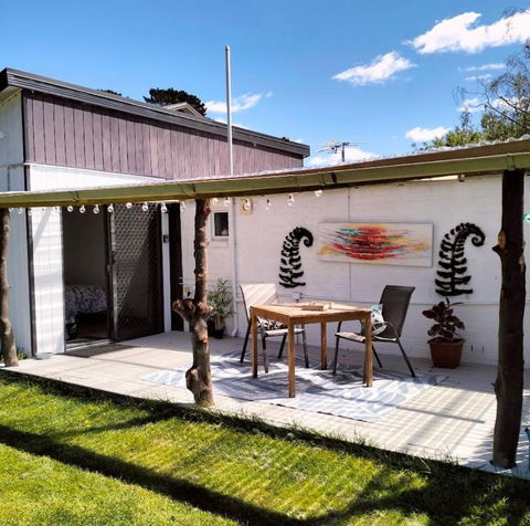 Peaceful Pet Friendly 1 Bedroom Cottage On 1 Acre - Accommodation Daintree 0