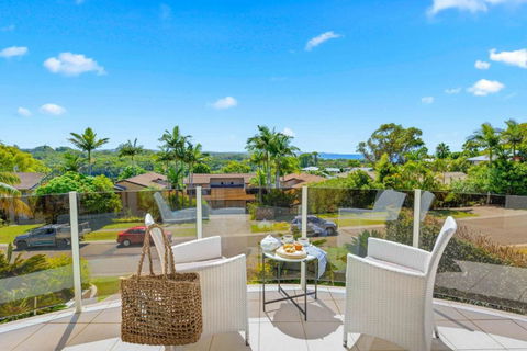 Paradise View @ Bonny Hills - Accommodation Daintree 0