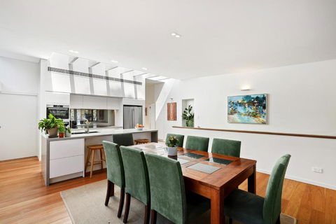 Paradise Villa - Pittwater Views - Accommodation Daintree 1