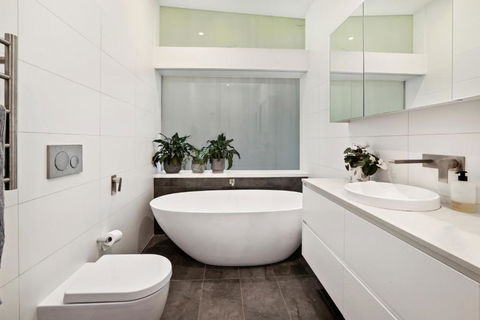 Paradise Villa - Pittwater Views - Accommodation Daintree 2