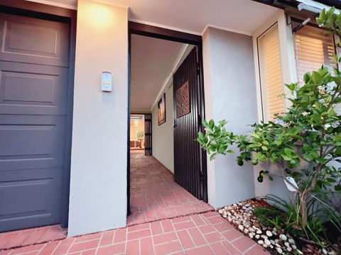 Patterson Lakes Charming 2 Bedroom House / VPL244 - Accommodation Daintree 1