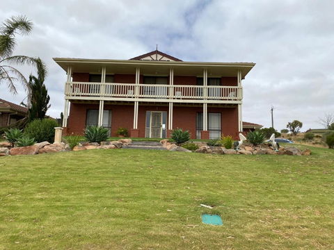 Pelican Retreat - Corporate / Tradie / Family - Accommodation Daintree 1