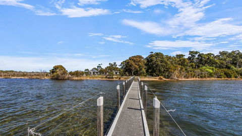 Peninsula At Metung - Access By Boat Only - Accommodation Daintree 1