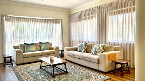 Perfect North Brisbane Retreat 4 Bed - Accommodation Daintree 2