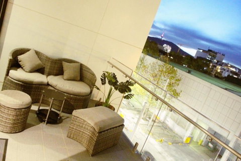 Perfectly Located Modern Apartment - Canberra CBD - Accommodation Daintree 3