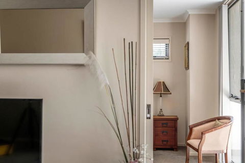Quiet Apartment In Braddon ACT - Accommodation Daintree 1