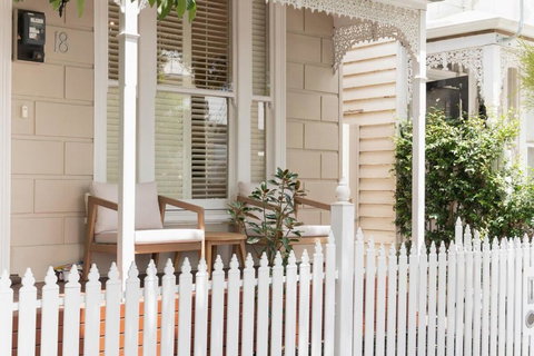 Prahran Timeless & Modern Haven, With Parking - Accommodation Daintree 0