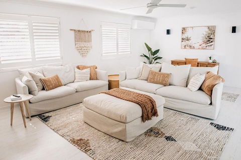 Prime Location With Pool - Walk To Coolum Beach - Accommodation Daintree 1