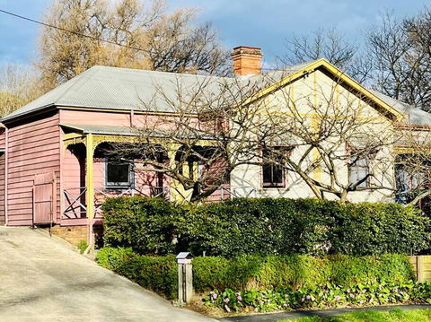 Quarryman Cottage @ 102 - Accommodation Daintree 0