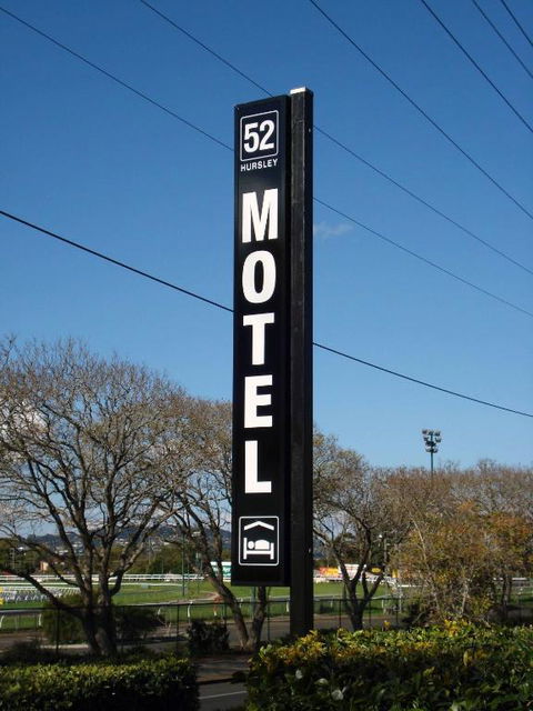 Raceview Motor Inn - Accommodation Daintree 1