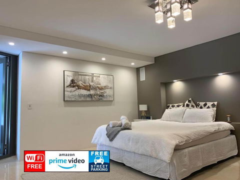 Putney Studio, Short Drive To Parklands & Olympic Park - Accommodation Daintree 2
