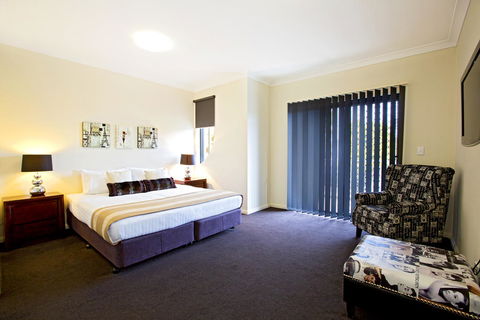 Astina Serviced Apartments - Central - Accommodation Daintree 2