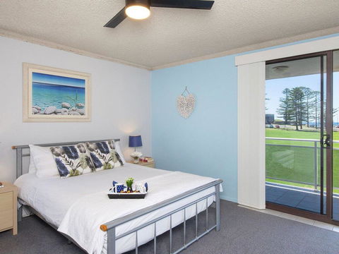 At The Beach - Kiama Surf Beach At Your Doorstep - Accommodation Daintree 2