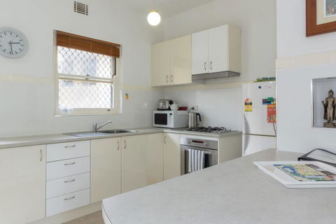 B6 Close To UWA, Swan River, Cafes & The New Childrens Hospital - Accommodation Daintree 3