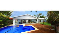 Balyarta 38 - 4 BDRM Canal Home with Pool