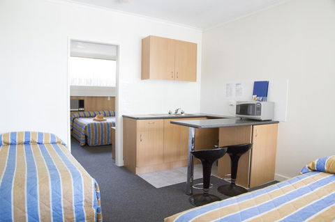 Bamboo Motor Inn - Accommodation Daintree 0