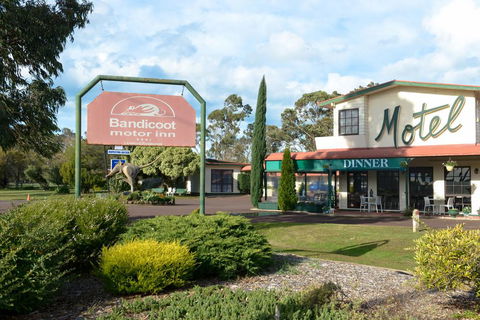 Bandicoot Motor Inn Hamilton - Accommodation Daintree 2
