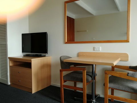 Banjo Paterson Motor Inn - Accommodation Daintree 1