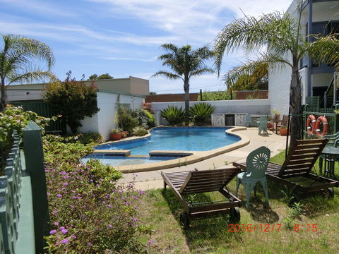 Banjo Paterson Motor Inn - Accommodation Daintree 0