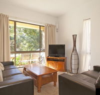 Banksia - Sawtell NSW - Accommodation Daintree